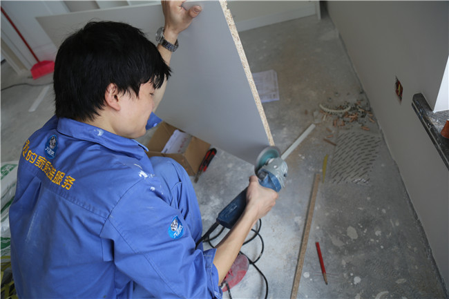 驚！一個(gè)核桃就能輕松解決家具維修問(wèn)題